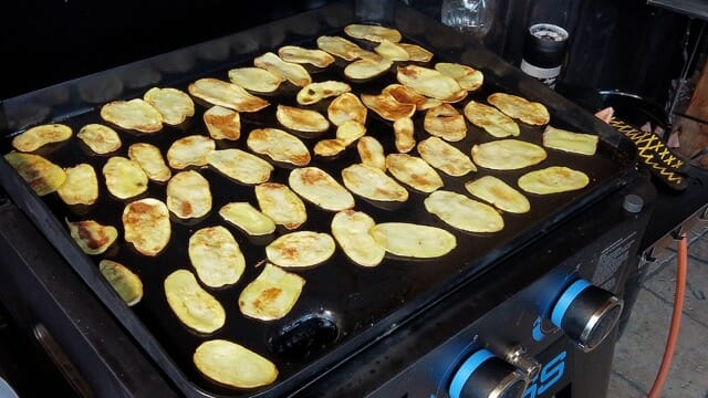 Griddle-cooked chips